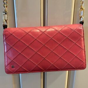 CHANEL Pink bifold  Leather Wallet/WOC